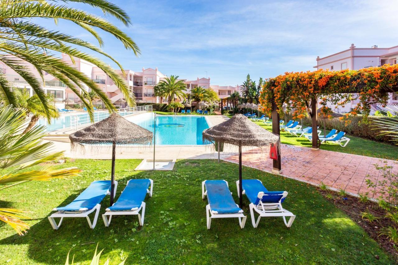 Lovely 2 Bedroom Apartment Including Pool, Stunning Ocean Views & Beach Closeby Luz Exteriör bild